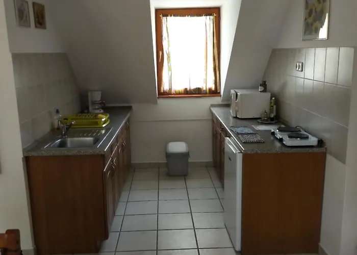 Reteshaz Strudelhaus Apartmanhaz * 沃尼奥尔茨沃什海吉