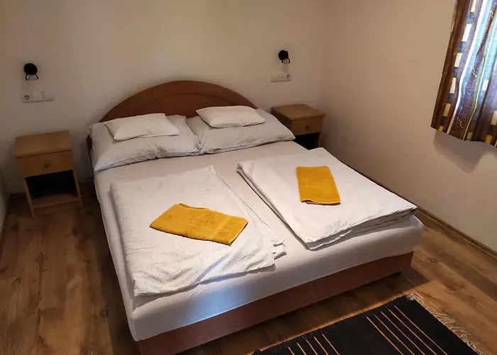 Reteshaz Strudelhaus Apartmanhaz * 沃尼奥尔茨沃什海吉